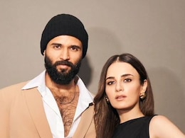 <i>Sahiba</i> Teaser: Vijay Deverakonda And Radhikka Madan's Chemistry Can't Go Unnoticed In Jasleen Royal's Track <i>Sahiba</i> Teaser: Vijay Deverakonda And Radhikka Madan's Chemistry Can't Go Unnoticed In Jasleen Royal's Track