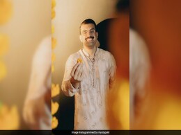 Pak Influencer Celebrates Diwali, Shares Video Of Colourful Celebrations In Karachi Pak Influencer Celebrates Diwali, Shares Video Of Colourful Celebrations In Karachi