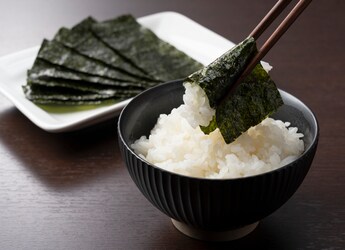 4 Powerful Reasons To Add Seaweed To Your Meals (And How To Make It Delicious) 4 Powerful Reasons To Add Seaweed To Your Meals (And How To Make It Delicious)