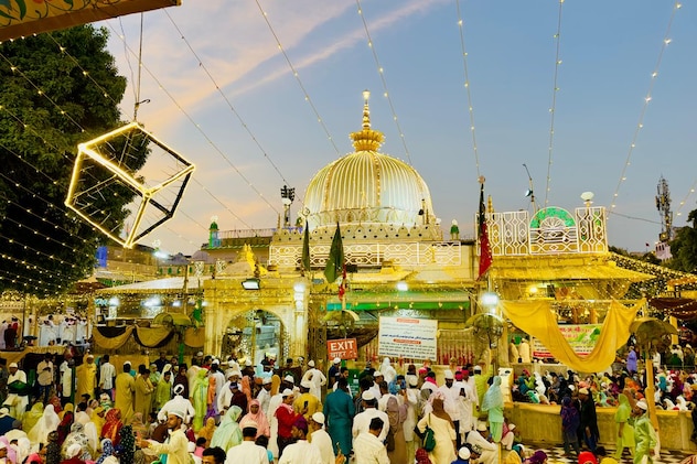 अजमेर दरगाह में शिव मंदिर विवाद में किसका सुना जाएगा पक्ष? 12 याचिकाओं पर बहस के बाद कोर्ट का फैसला सुरक्षित