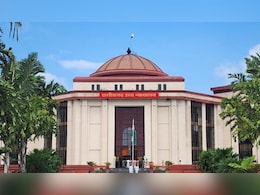 ₹100 की रिश्वत, 39 साल काटे अदालतों के चक्कर ! अब हाईकोर्ट ने किया बाइज्जत बरी ₹100 की रिश्वत, 39 साल काटे अदालतों के चक्कर ! अब हाईकोर्ट ने किया बाइज्जत बरी