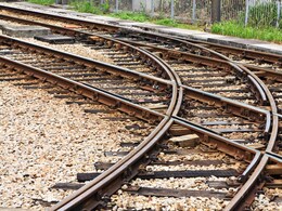 Indian Railway: पहली बार मिली दंतेवाड़ा जिले के इस इलाके में रेल लाइन की सौगात, सर्वे होते ही विरोध में उतरे लोग, जानें वजह