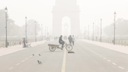 Delhi Civic Body To Install Mist Sprayers On Electric Poles To Fight Air Pollution