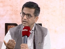 हमारे संविधान की सुंदरता उसकी विविधता है.., ‘NDTV INDIA संवाद’ में पूर्व CJI डीवाई चंद्रचूड़ की कही 10 प्रमुख बातें हमारे संविधान की सुंदरता उसकी विविधता है.., ‘NDTV INDIA संवाद’ में पूर्व CJI डीवाई चंद्रचूड़ की कही 10 प्रमुख बातें