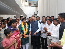 शिंदेंचा मोहरा भाजपाच्या गळाला, फडणवीसांच्या उपस्थितीमध्ये केला प्रवेश