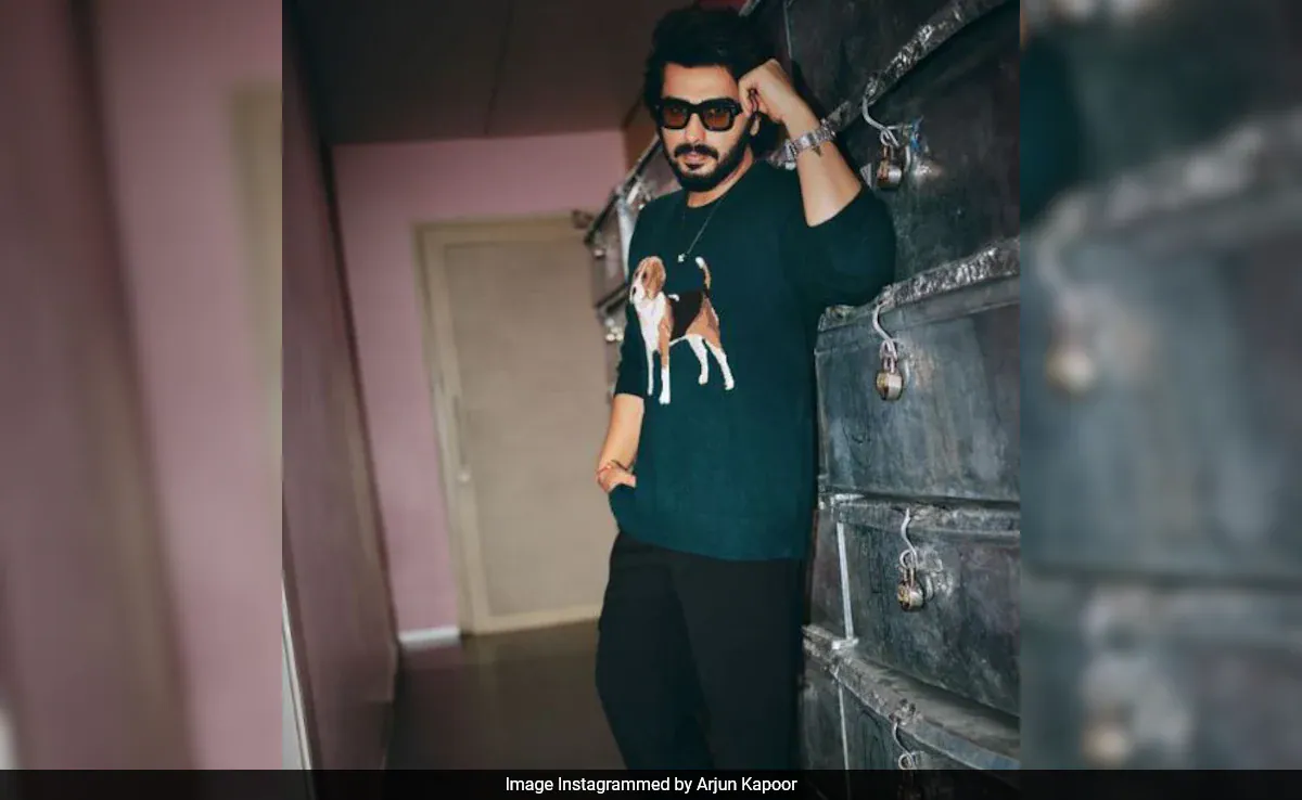 Arjun Kapoor Recalls He Purchased Shah Rukh Khan's <i>Mohabbatein</i> Tickets In Black: "I Was In Class 8 Or 9..."