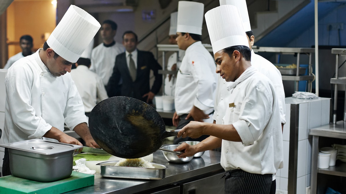 Goverment Permits Indian Restaurants In Singapore To Hire Cooks From India