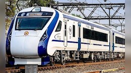 Vande Bharat Train: 11 घंटे देर से रवाना हुई ट्रेन तो यात्रियों का फूटा गुस्सा, पटरियों पर किया प्रदर्शन, आज ये रद्द&nbsp;