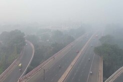 Delhi Staggers Office Timings, Bans These Vehicles As AQI Remains "Severe" Delhi Staggers Office Timings, Bans These Vehicles As AQI Remains "Severe"