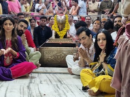 Shilpa Shetty in Ujjain: परिवार संग महाकाल के शरण में पहुंची शिल्पा शेट्टी, कहा-बाबा के दर्शन कर ब्लेस हूं  Shilpa Shetty in Ujjain: परिवार संग महाकाल के शरण में पहुंची शिल्पा शेट्टी, कहा-बाबा के दर्शन कर ब्लेस हूं