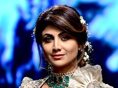 शिल्पा शेट्टी को किस कर सुर्खियों में आया ये एक्टर, अमेरिका में किसी बनाएगा राष्ट्रपति ?