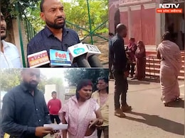 बेबसी की इंतहा: 'साहब बेटी की शादी है, बैंक जमा पैसा नहीं दे रहा, पगड़ी का मान कैसे रहेगा' ? बेबसी की इंतहा: 'साहब बेटी की शादी है, बैंक जमा पैसा नहीं दे रहा, पगड़ी का मान कैसे रहेगा' ?