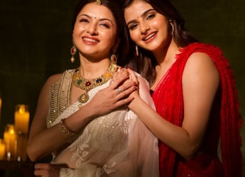 Mother-Daughter Duo Avantika Dasani And Bhagyashree Bond Over Dal Chawal. Watch Video Mother-Daughter Duo Avantika Dasani And Bhagyashree Bond Over Dal Chawal. Watch Video