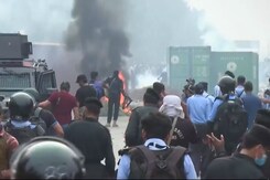 Imran Khan Supporters Clash With Cops, Face Tear Gas On Way To Islamabad Imran Khan Supporters Clash With Cops, Face Tear Gas On Way To Islamabad