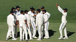 IND vs AUS : गंभीरच्या लाडक्या शिष्यानं केली 'डोकेदुखी' दूर, भन्नाट बॉलवर मिळाली मोठी विकेट, Video