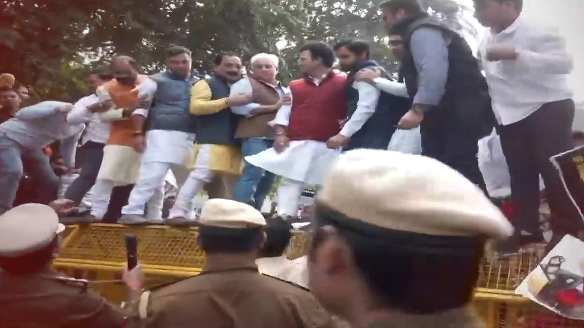 Chief Minister's Bungalow Face-Off Ahead Of Delhi Polls