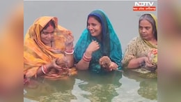 Chhath Puja: छठ महापर्व पर डूबते हुए सूर्य को दिया&nbsp;अर्घ्य,&nbsp;विधि विधान से की पूजा