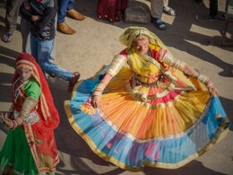 रात होते ही साड़ी पहन कर गायब हो जाता था पति... बीवी ने कहा- आदमी नहीं किन्नर है ये