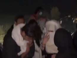 इमरान की रिहाई के लिए हजारों कार्यकर्ताओं संग बेगम बुशरा का कूच,  इस्लामाबाद में 'लॉकडाउन'! इमरान की रिहाई के लिए हजारों कार्यकर्ताओं संग बेगम बुशरा का कूच,  इस्लामाबाद में 'लॉकडाउन'!