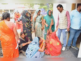 MP: गर्भवती महिला की मौत के बाद हंगामा, पति, सास और ससुर पर FIR दर्ज कराने बैठे परिजन