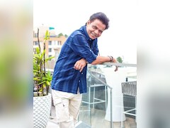 Crazy Viral: Rajpal Yadav Snatches Journalist's Phone On Being Asked About His Diwali Firecracker Comment. Watch