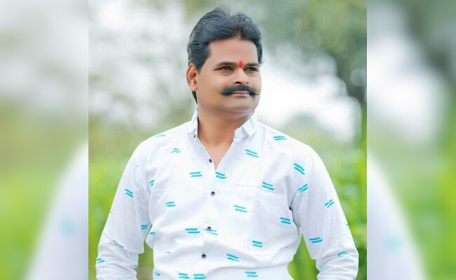 Independent Candidate From Maharashtra's Beed Dies Of Heart Attack In Polling Booth Independent Candidate From Maharashtra's Beed Dies Of Heart Attack In Polling Booth