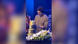 Watch: Shah Rukh Khan's 59th Birthday Cake Featured A Golden Crown For The 'King Of Bollywood'