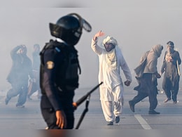 Pakistan Army Gives "Shoot-At-Sight" Order Against Imran Khan Protesters Pakistan Army Gives "Shoot-At-Sight" Order Against Imran Khan Protesters