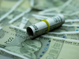 रुपया शुरुआती कारोबार में सर्वकालिक निचले स्तर 84.87 प्रति डॉलर पर