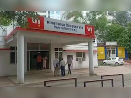 Gwalior Crime: दोस्त ने ही दोस्त को लुटवा दिया, क्राइम ब्रांच के नाम पर ठग लिए तीन लाख रुपये Gwalior Crime: दोस्त ने ही दोस्त को लुटवा दिया, क्राइम ब्रांच के नाम पर ठग लिए तीन लाख रुपये