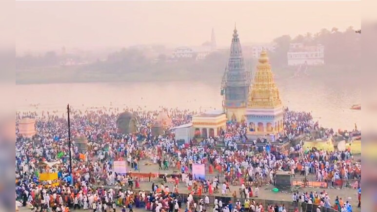 आज कार्तिकी एकादशीचा उत्साह...,पंढरपुरात पहाटे अडीच वाजता विठ्ठलाची शासकीय महापूजा संपन्न