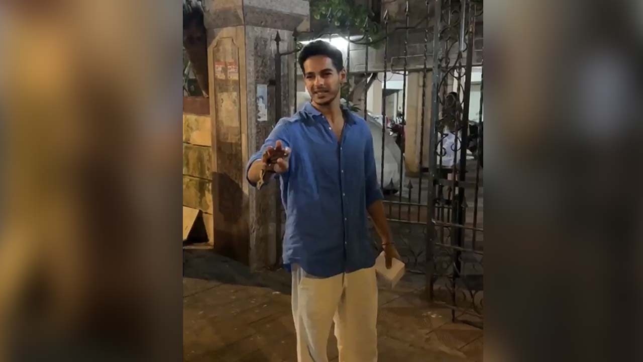 "<i>Band Kardo Yaar</i>, Please": Irritated Ishaan Khatter To Paps