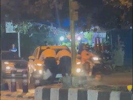 Delhi Traffic Cops Stop Car That Jumped Signal, Scary Bonnet Ride Follows Delhi Traffic Cops Stop Car That Jumped Signal, Scary Bonnet Ride Follows
