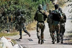 3 Terrorists Shot Dead In Separate Encounters In J&K; 4 Policemen Injured 3 Terrorists Shot Dead In Separate Encounters In J&K; 4 Policemen Injured