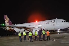 Crew, Staff, Fliers Bid Goodbye To Vistara Crew, Staff, Fliers Bid Goodbye To Vistara