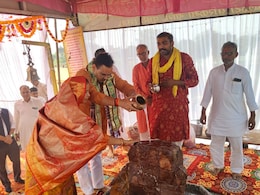 सीएम भजनलाल ने परिवार के साथ गिरिराज महाराज के किए दर्शन, परिक्रमा मार्ग को विकसित करने के दिए निर्देश