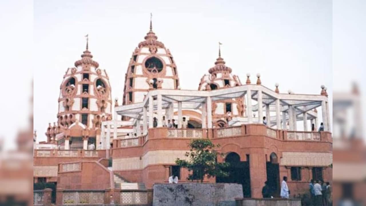 इस्कॉन मंदिर में ड्रेस कोड लागू, मह‍िलाओं को साड़ी पहनकर आना होगा, संतों ने की शालीन कपड़े पहनने की अपील