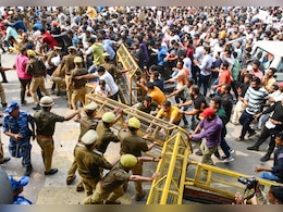 पेपर बंटेंगे, तो नंबर कटेंगे... प्रयागराज में छात्र ने क्यों कह दी यह बड़ी बात, बारीकी से समझें हर एक बात