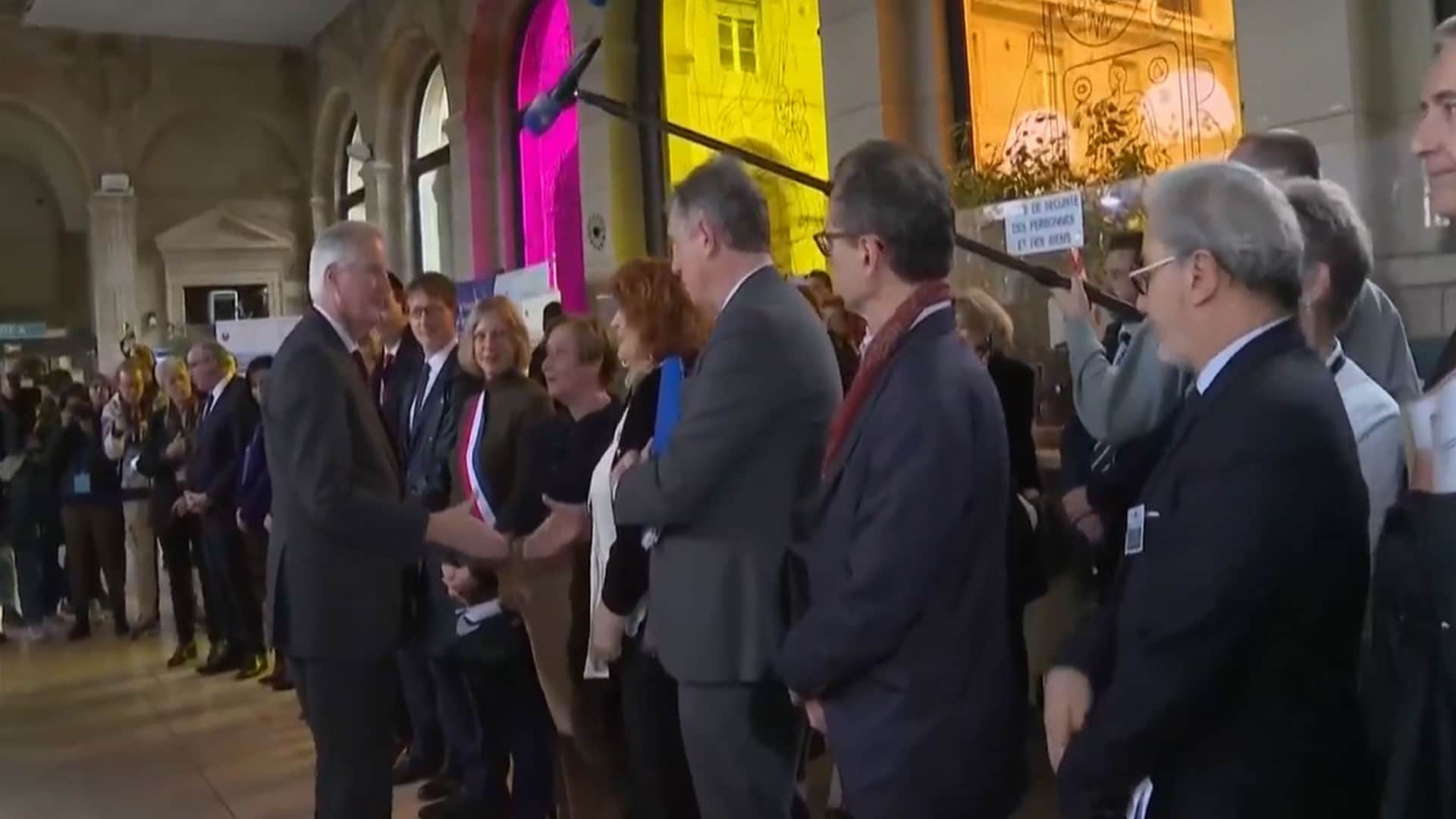 Euro Takes A Hit Amid Escalating French Government Crisis