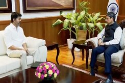 Anna University Sex Assault Case: Actor Vijay Meets Tamil Nadu Governor Anna University Sex Assault Case: Actor Vijay Meets Tamil Nadu Governor