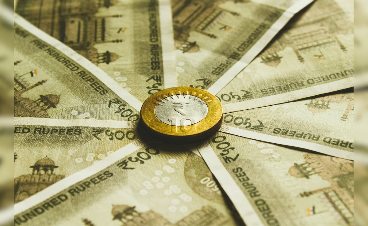 India's Forex Reserves Drops By $8.4 Billion To $644.3 Billion: RBI