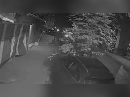 Porsche Car Accident: मुंबईतील बड्या उद्योगपतीच्या मुलाच्या पोर्शे कारने कित्येक बाइक्सचा केला चुराडा, घटना CCTVमध्ये कैद Porsche Car Accident: मुंबईतील बड्या उद्योगपतीच्या मुलाच्या पोर्शे कारने कित्येक बाइक्सचा केला चुराडा, घटना CCTVमध्ये कैद