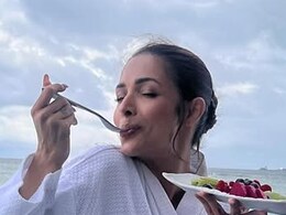 Malaika Arora Reveals What She Eats In A Day: Avo Toast, Khichdi, Berries And More Malaika Arora Reveals What She Eats In A Day: Avo Toast, Khichdi, Berries And More