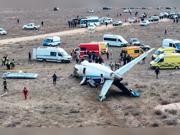 टूटा प्लेन, बाहर निकलते घायल यात्री... कजाकिस्तान विमान हादसे में चमत्कार, बची 28 जिंदगियां टूटा प्लेन, बाहर निकलते घायल यात्री... कजाकिस्तान विमान हादसे में चमत्कार, बची 28 जिंदगियां