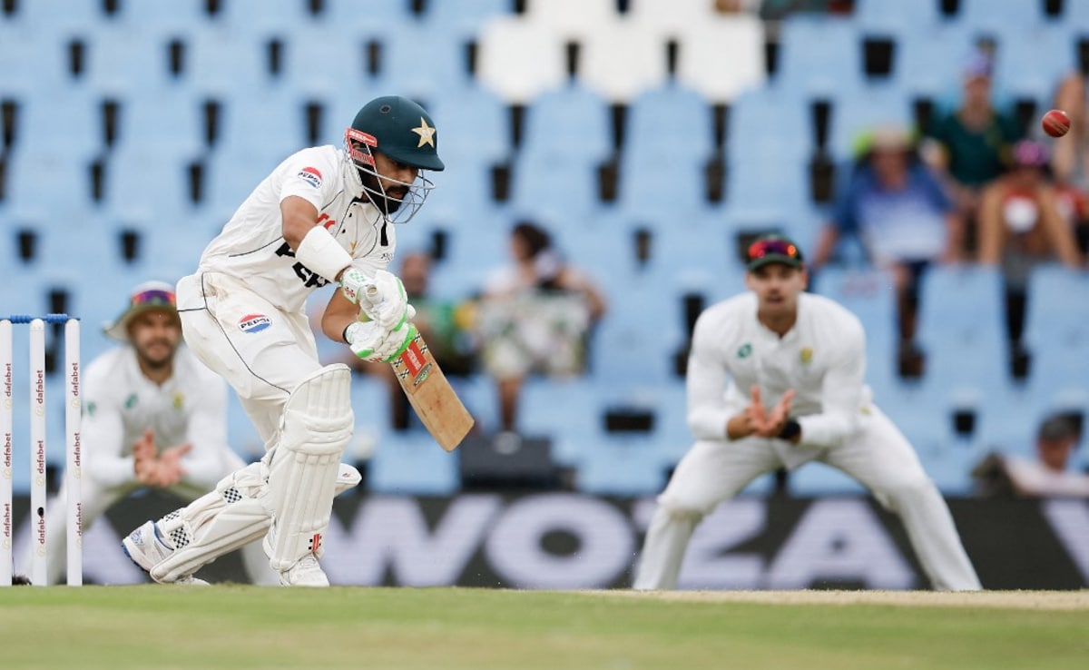 PAK vs SA: ये आउट होगा, ड्रामा करेगा, रमीज राजा ने बाबर आजम की लाइव मैच में कर दी बेइज्जती, वायरल वीडियो से मची हलचल