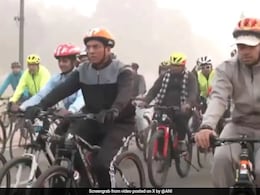 Sports Minister Mansukh Mandaviya Flags Off 'Fit India' Cycling Movement In Delhi Sports Minister Mansukh Mandaviya Flags Off 'Fit India' Cycling Movement In Delhi