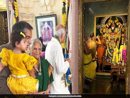 Ram Charan And Upasana Kamineni Konidela's Daughter Klin Kaara Looked Adorable In A Yellow <I>Pattu Pavadai</i> Ram Charan And Upasana Kamineni Konidela's Daughter Klin Kaara Looked Adorable In A Yellow <I>Pattu Pavadai</i>
