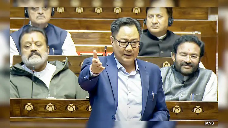 'टीशर्ट पहनकर सांसदों को धक्का देना मर्दानगी नहीं...': राहुल गांधी पर भड़के किरेन रिजिजू