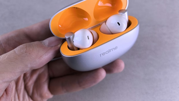 Best Deals On Realme Earbuds From Myntra