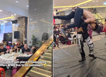 In This China Restaurant, You Eat Dim Sum While Watching Wrestling In This China Restaurant, You Eat Dim Sum While Watching Wrestling